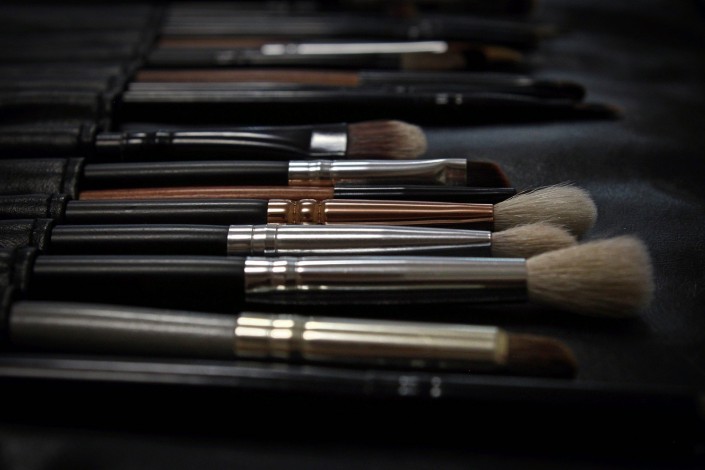 makeup-2676392_1920