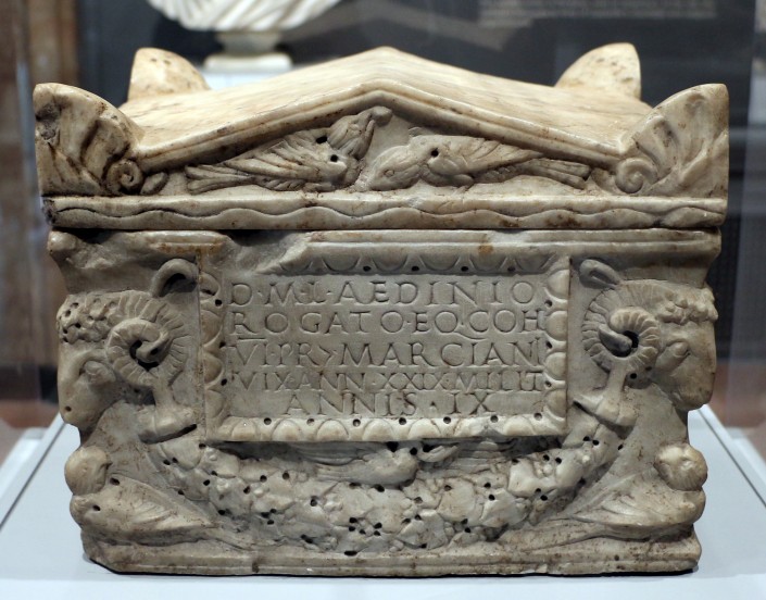 Antica_roma,_urna_cineraria,_I-II_secolo_dc_ca